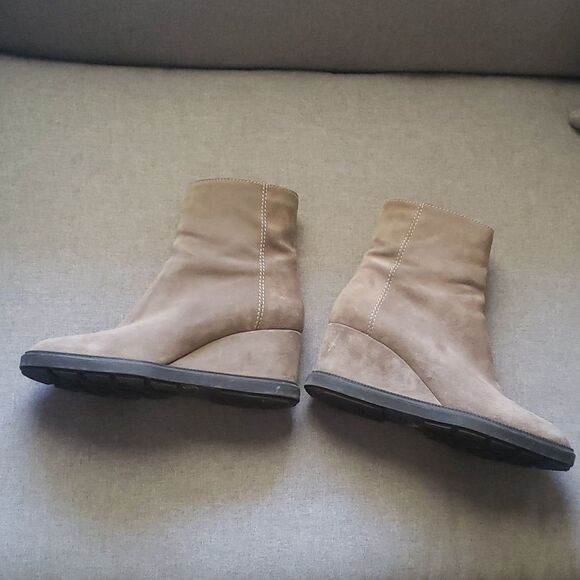 Aquatalia boots women's size 9 suede wedge boots suede neutral zipper vg… - Picture 9 of 16
